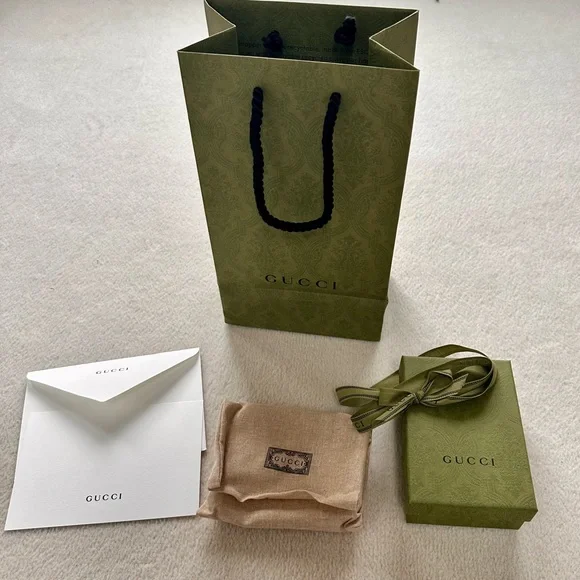 Brand New Gucci Compact Wallet (GG MARMONT BI-COLOR CARD CASE WALLET) - Picture 5 of 6